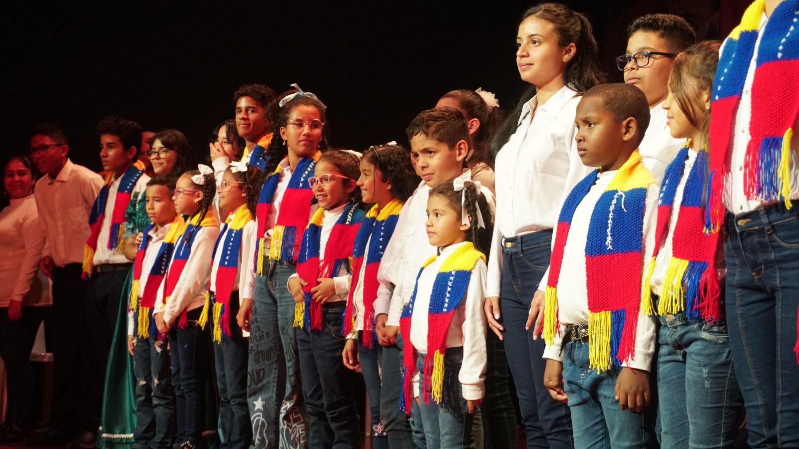 Con arte y cultura deportiva siguen conmemorando 200 años de la llegada de Bolívar al Perú