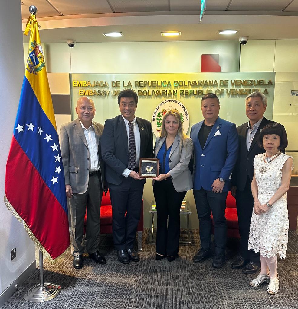 Embajada de Venezuela en Singapur recibe a la federación de manufactura del país asiático