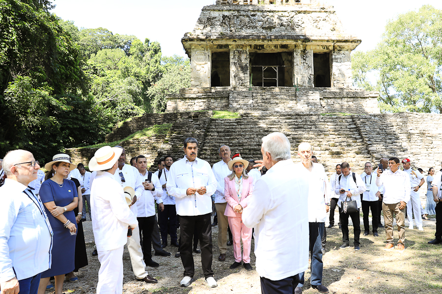 Con caminata entre bosques y maravillas arqueológicas inicia el Encuentro de Palenque