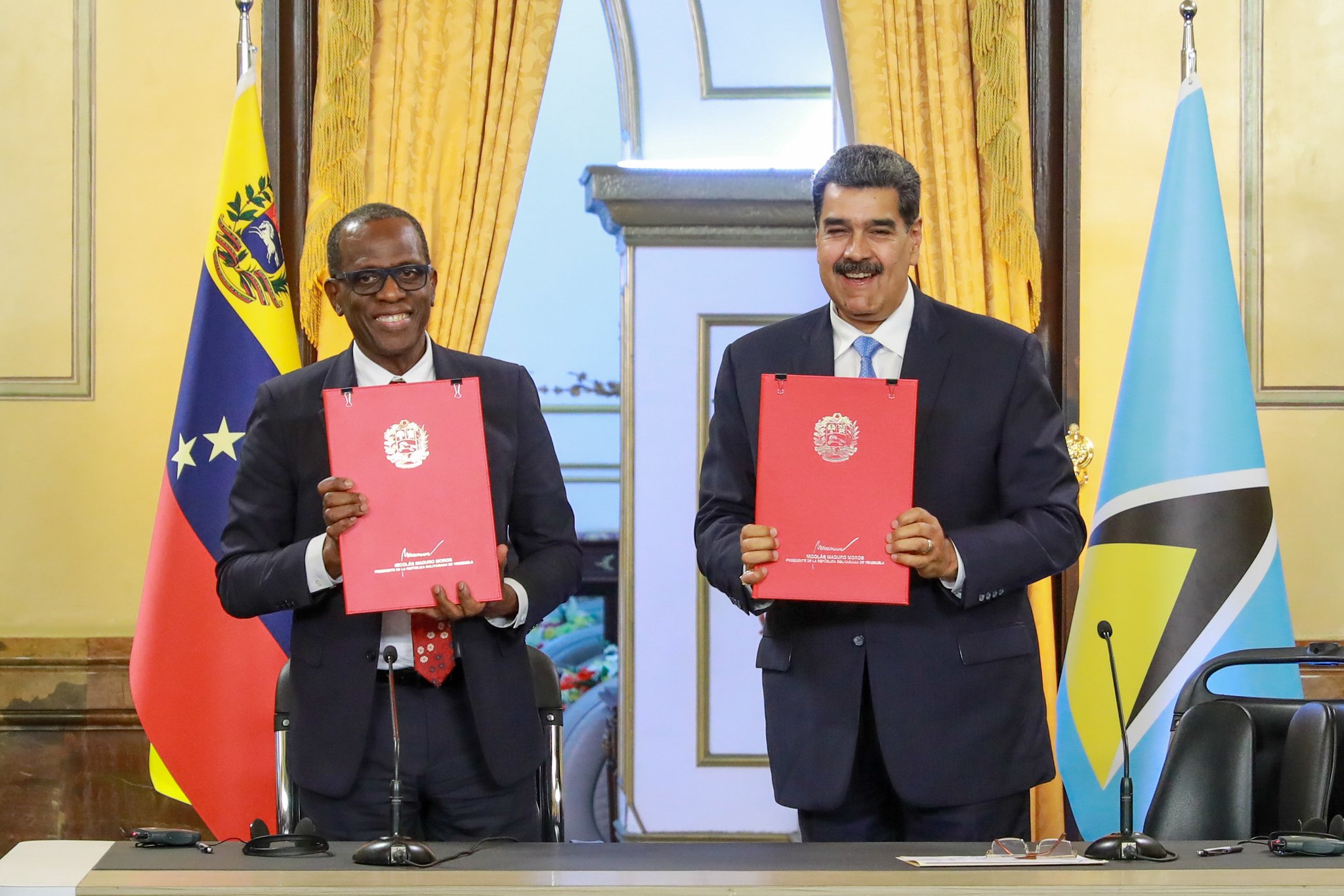 Hoja de ruta común robustecen Santa Lucía y Venezuela con la firma de tres convenios