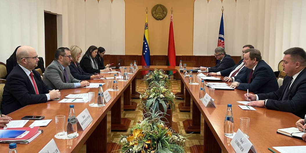 Cancilleres de Venezuela y Belarús se reúnen en Minsk para profundizar amistad y cooperación binacional