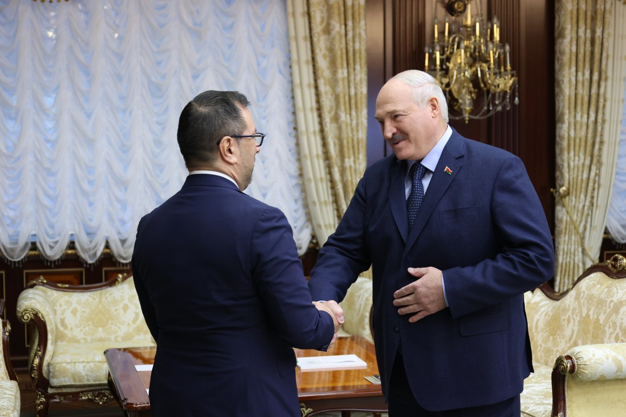 Venezuela y Belarús acuerdan relanzar relaciones en reunión del canciller Gil con presidente Lukashenko