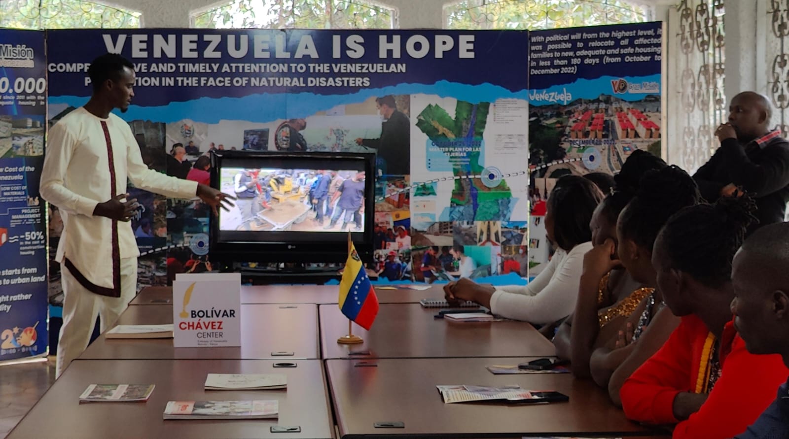 Aperturan en Kenia exhibición «Venezuela es Esperanza» en el marco del Día Internacional del Hábitat