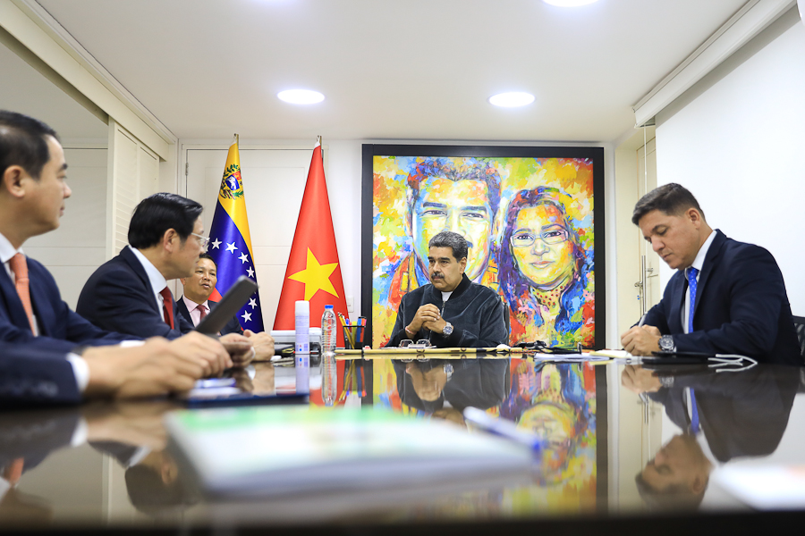 Presidente Maduro establece acuerdos con Vietnam en materia política, económica y tecnológica