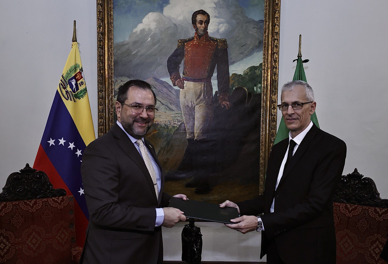 Canciller Yván Gil recibe Copias de Estilo del Embajador designado de Argelia ante Venezuela