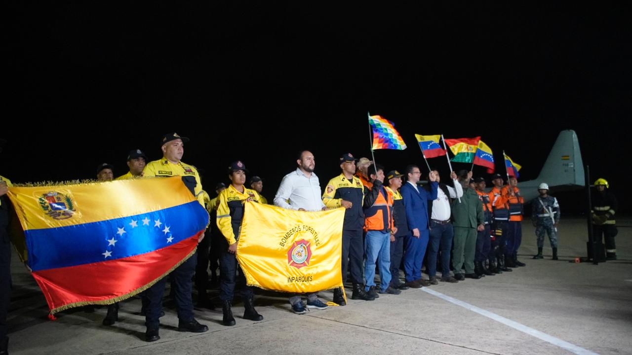Bolivia recibe apoyo de Venezuela para combatir los incendios forestales