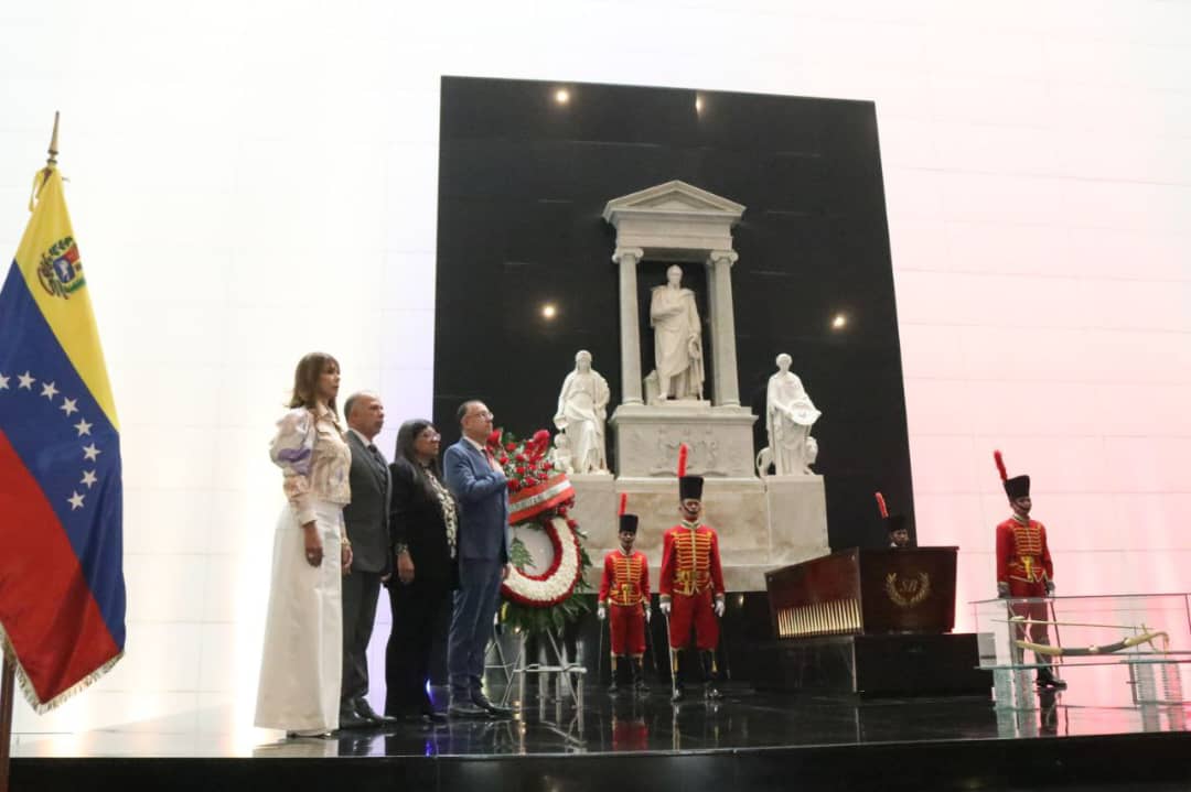 Con ofrenda floral al Libertador conmemoran en Caracas 80° aniversario de la independencia libanesa