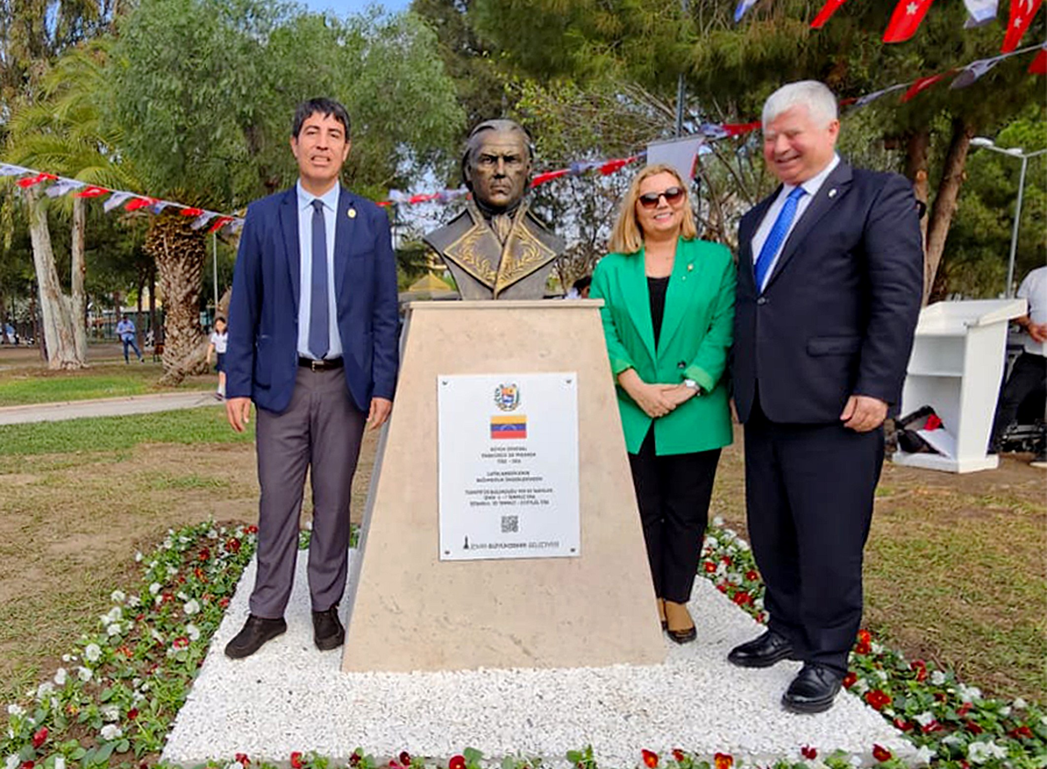 Izmir acoge al precursor de la libertad suramericana: Inauguración del busto de Francisco de Miranda