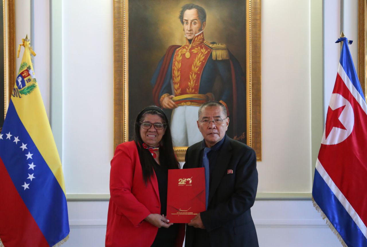 Viceministra Pugh despidió al embajador Sung Gil de Venezuela