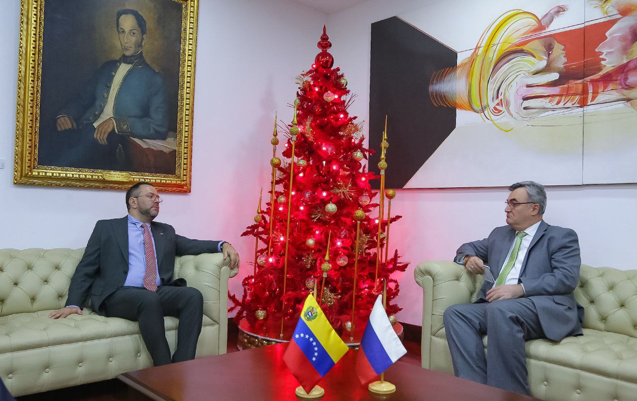 Canciller Yván Gil reafirmó alianza estratégica en reunión con Embajador de Rusia
