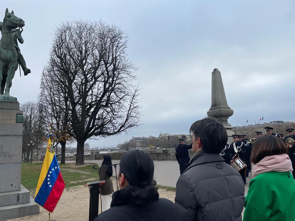 Embajada de Venezuela en Francia rinde homenaje a Bolívar en el 193° aniversario de su partida física