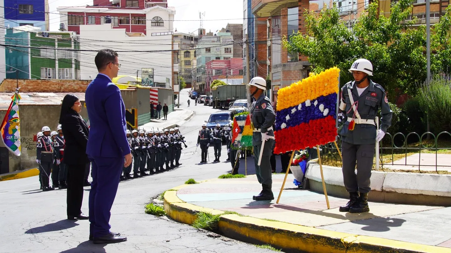 Embajada de Venezuela en Bolivia conmemora 171° aniversario del natalicio de José Martí
