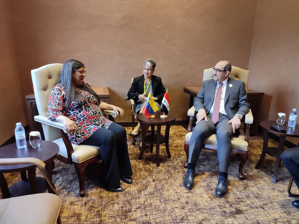 Venezuela y Siria afianzan relaciones durante encuentro bilateral en Uganda