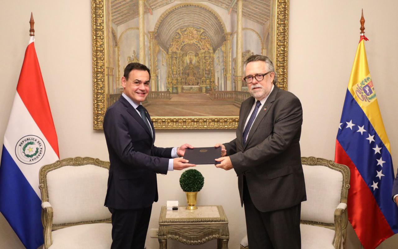 Embajador designado de Venezuela ante la República del Paraguay presenta Copias de Estilo