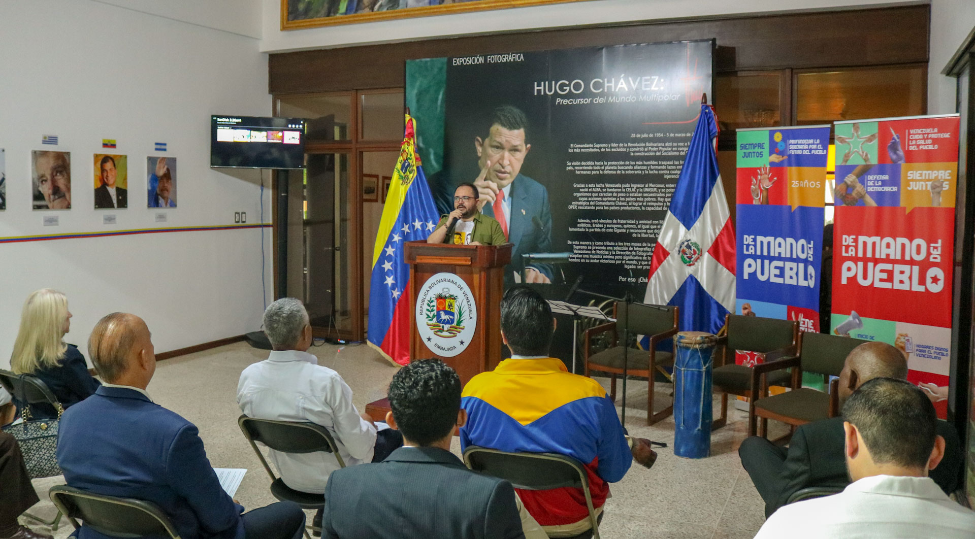 Conmemoran 25 años de Revolución Bolivariana en República Dominicana