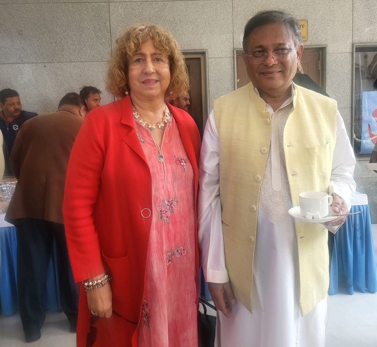 Embajadora de Venezuela conversa con Canciller de Bangladesh durante visita oficial a la India