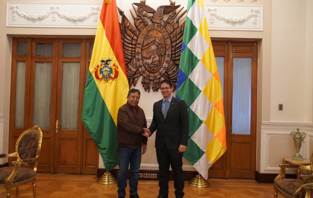 Embajador de Venezuela sostiene encuentro con el Vicepresidente de Bolivia