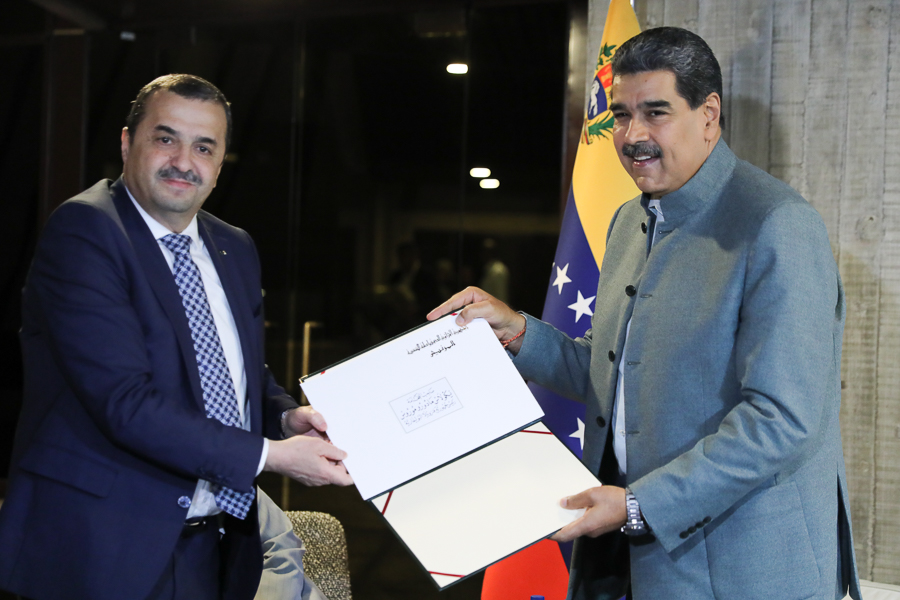 Presidente Maduro sostiene reunión con Ministro de Energía y Minas de Argelia
