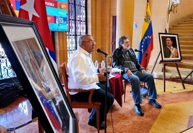 Celebran en La Habana 25º aniversario de la primera toma de posesión del Comandante Chávez