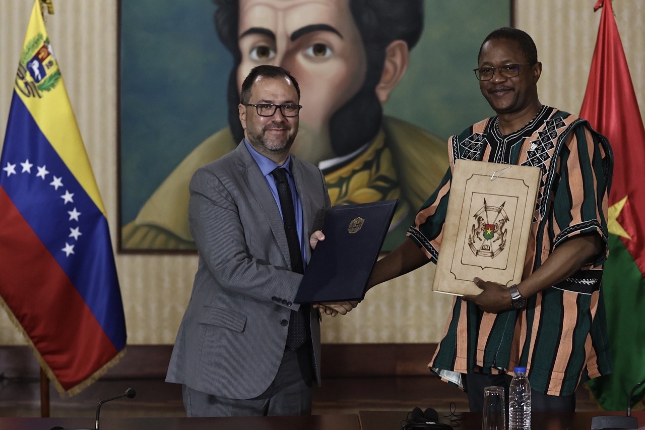 Venezuela y Burkina Faso firman 20 acuerdos de cooperación