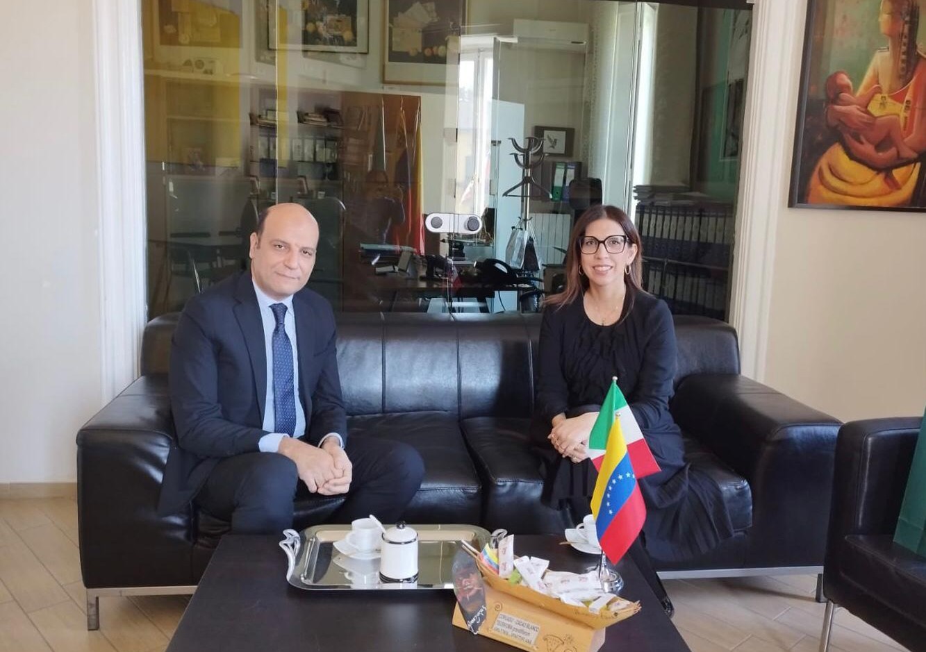 Venezuela y Argelia ratifican amistad durante reunión de sus cónsules en Nápoles