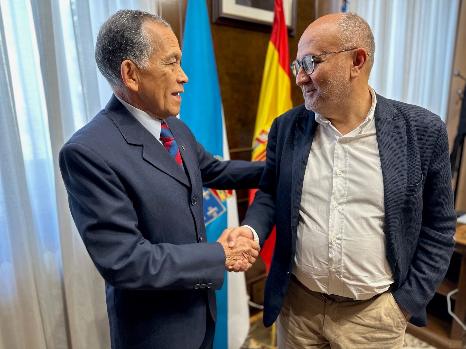 Cónsul venezolano en Vigo es recibido por el Subdelegado de Gobierno en Pontevedra