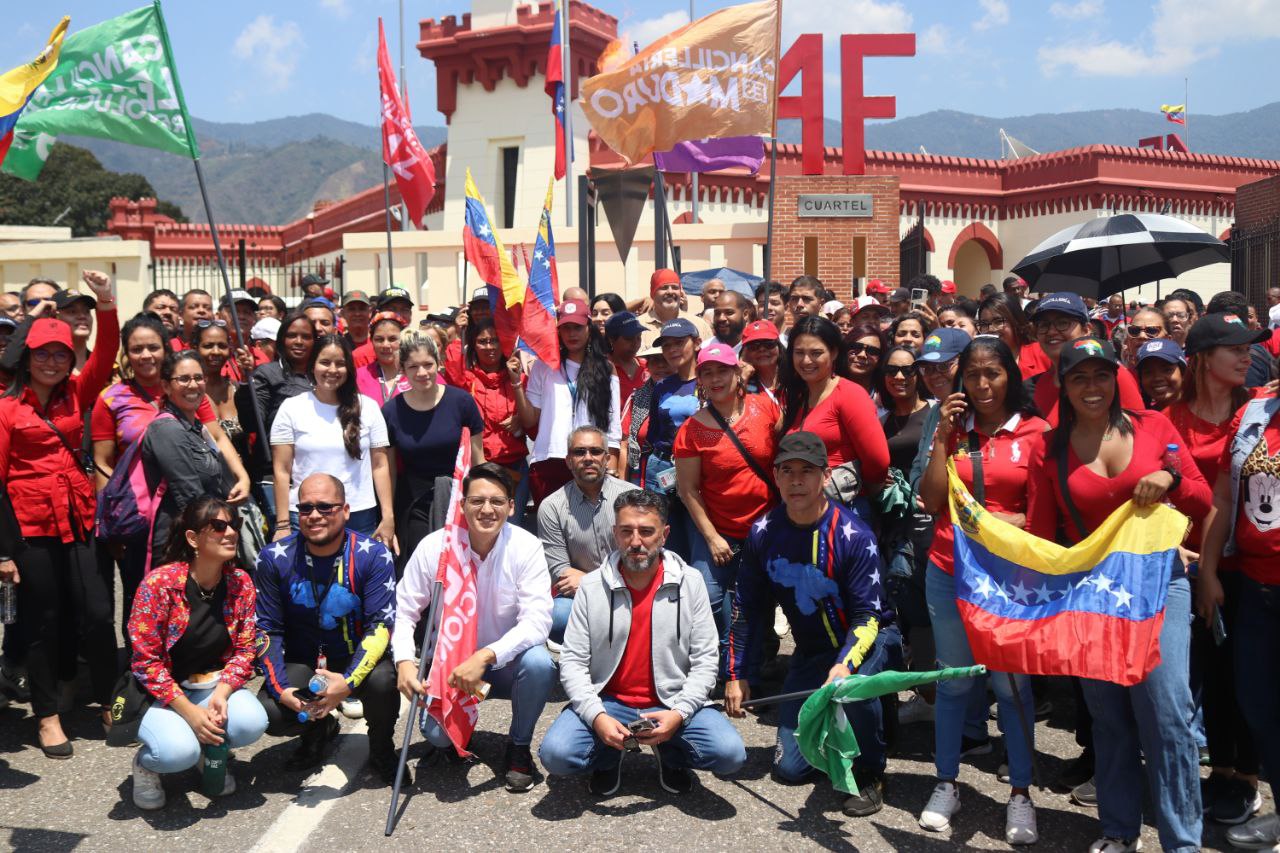 Trabajadores de Cancillería acompañaron movilización en recuerdo del Comandante Eterno Hugo Chávez hasta el Cuartel 4F