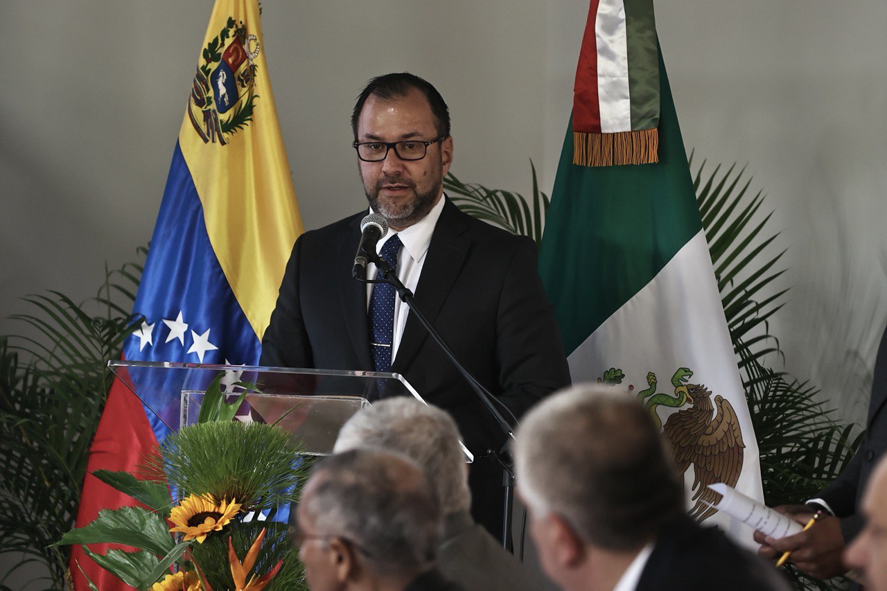Canciller Yván Gil participa en clase magistral por bicentenario del nombramiento de Bolívar como ciudadano mexicano