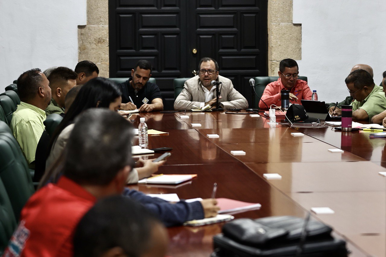 Canciller Yván Gil participó en mesa de trabajo para fortalecer el 1×10 del Buen Gobierno en La Guaira