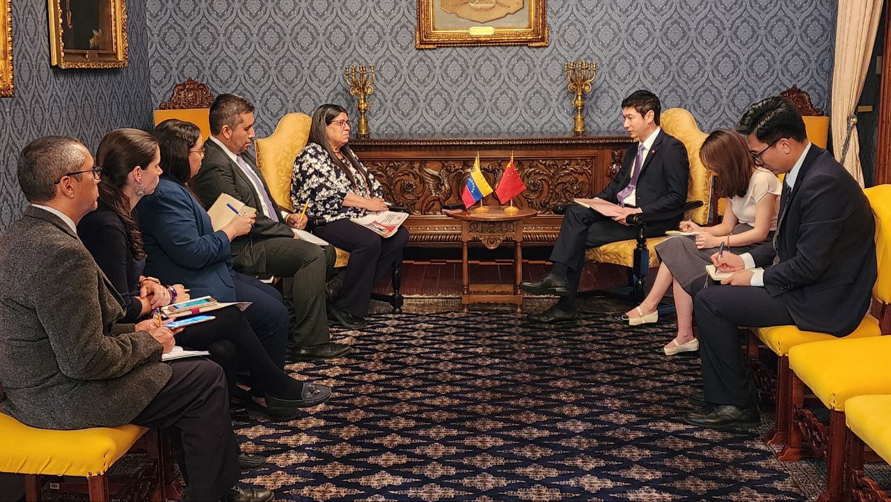 Venezuela y China avanzan en agenda de cooperación conjunta rumbo a 50 años de relaciones