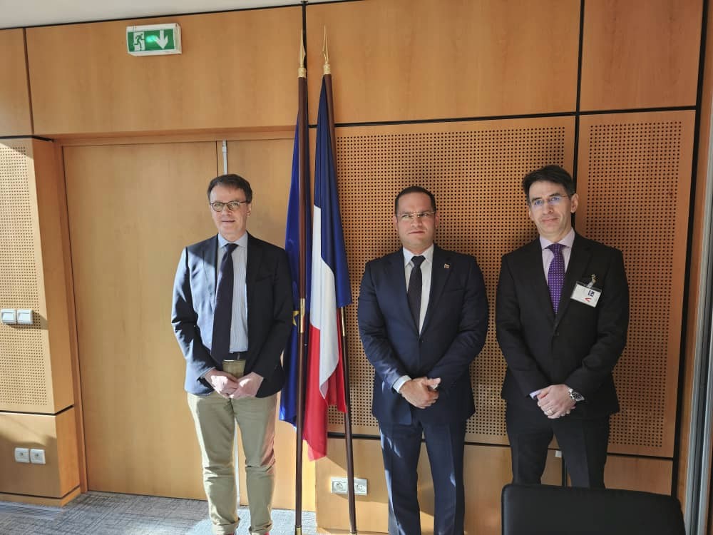 Venezuela y Francia exploran oportunidades de cooperación aeronáutica en reunión de alto nivel