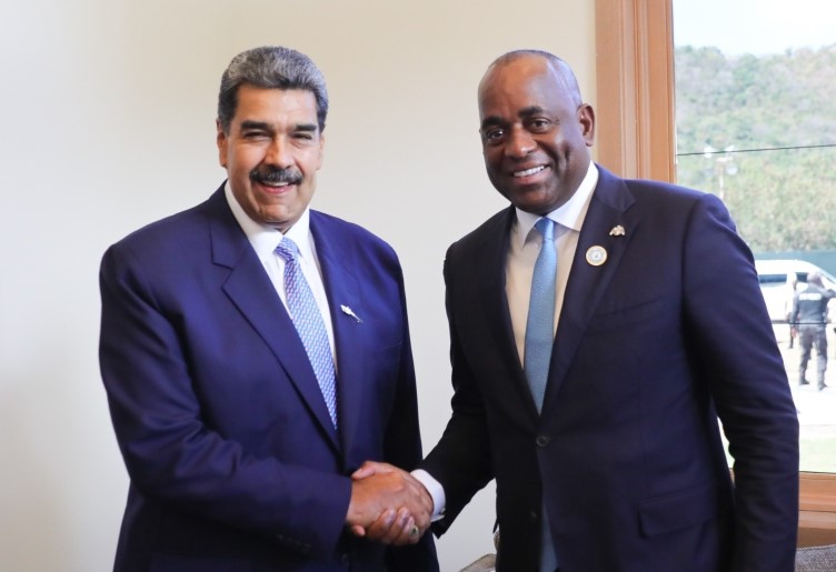 Presidente Maduro sostiene encuentro con el Primer Ministro de Dominica