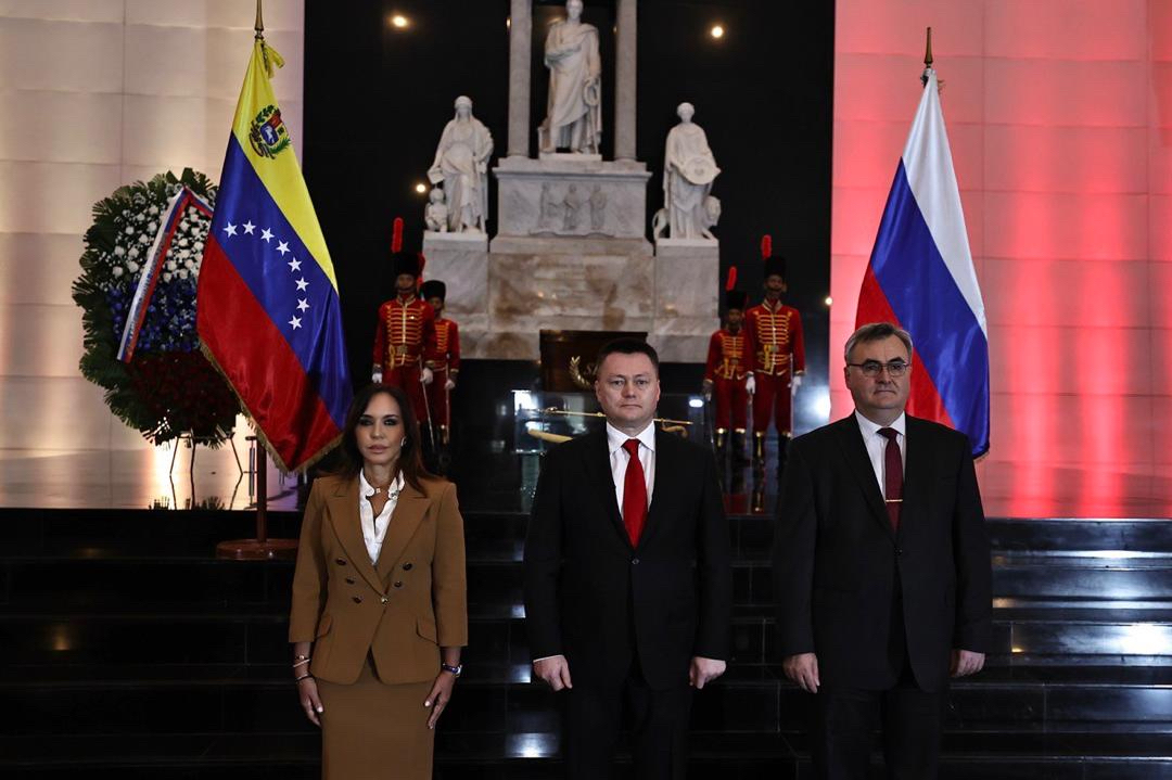 Fiscal General de Rusia rinde honores a El Libertador Simón Bolívar en su primera visita a Venezuela