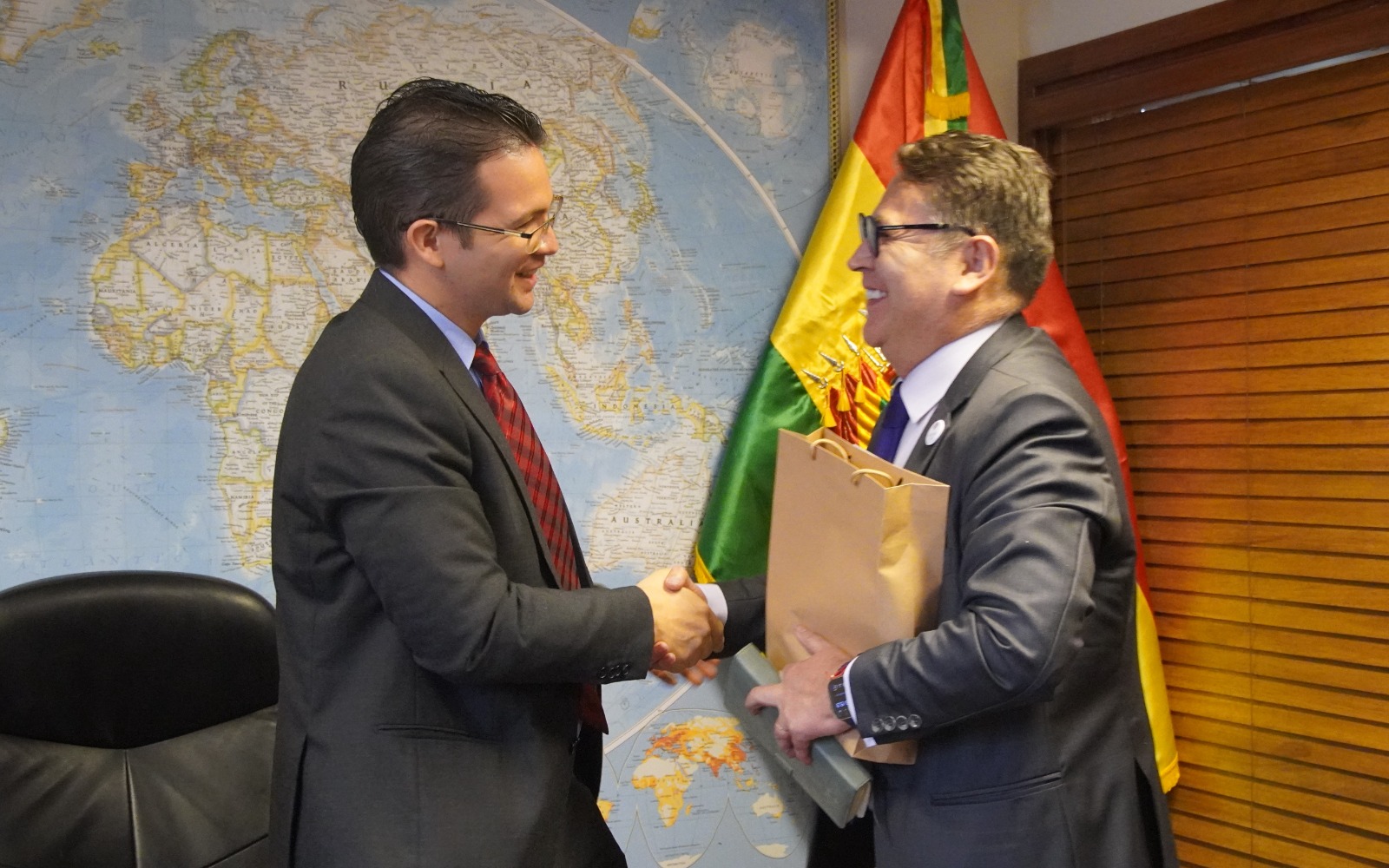 Venezuela y Bolivia avanzan en el fortalecimiento de la cooperación institucional en interior y seguridad