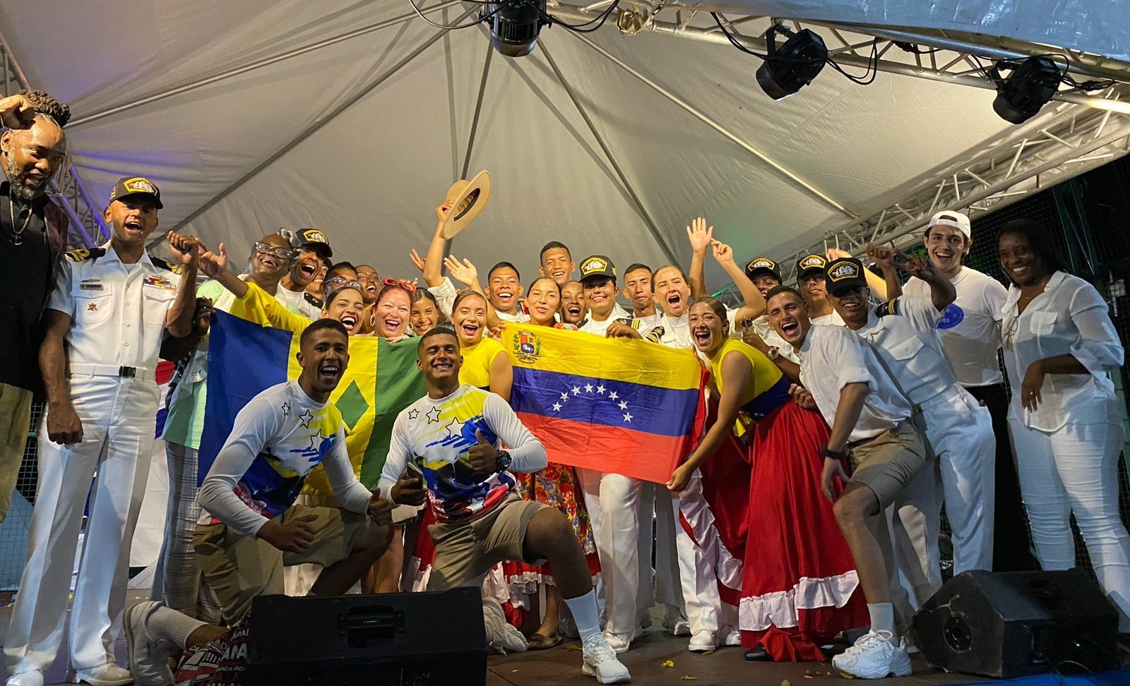 Buque Escuela Simón Bolívar vibra en Festival del Día Internacional de la Danza en San Vicente y las Granadinas