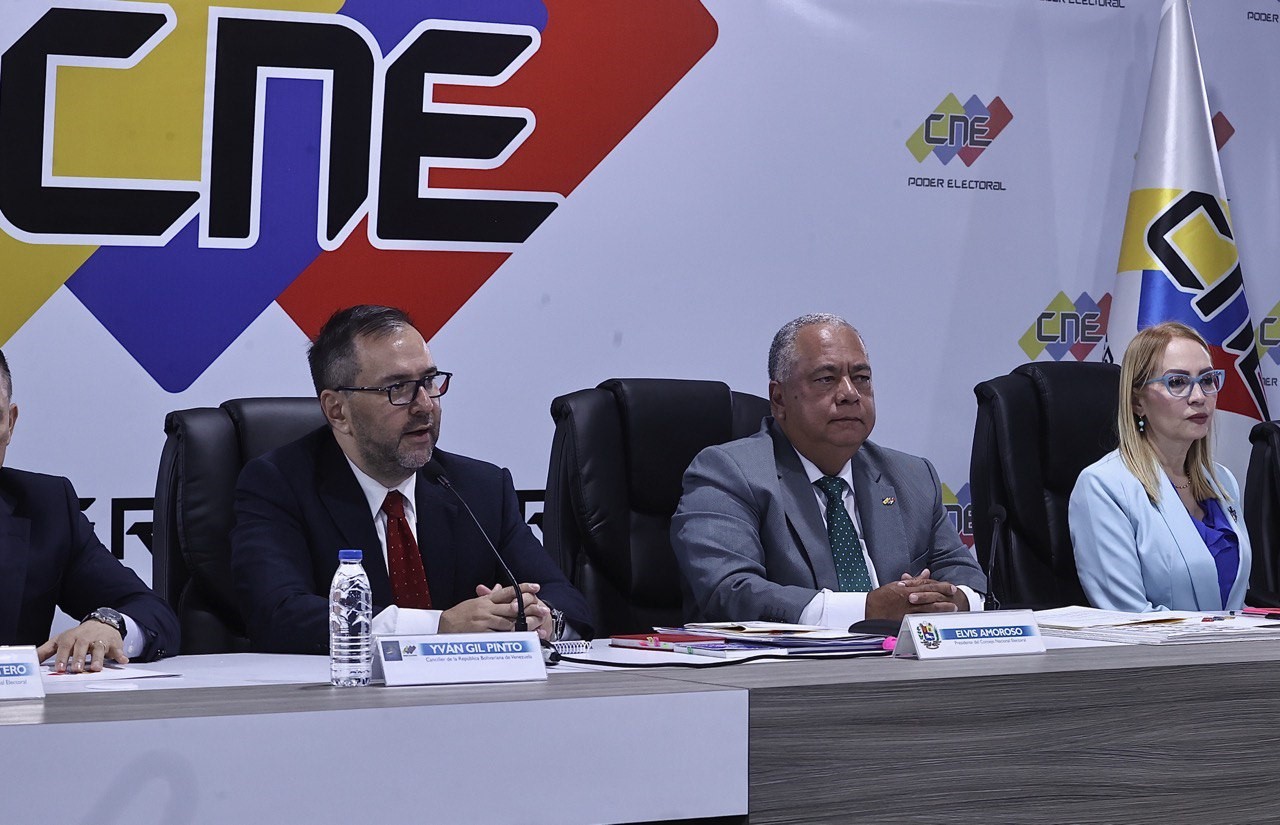 Canciller Yván Gil destacó la confiabilidad del sistema electoral venezolano durante el encuentro del cuerpo diplomático y el CNE