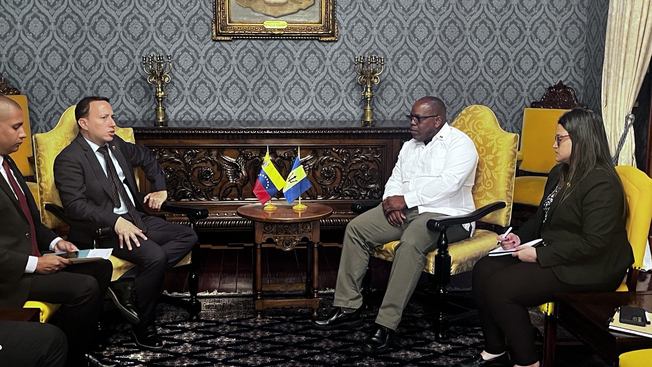 Venezuela y Barbados discuten asuntos de la cooperación bilateral