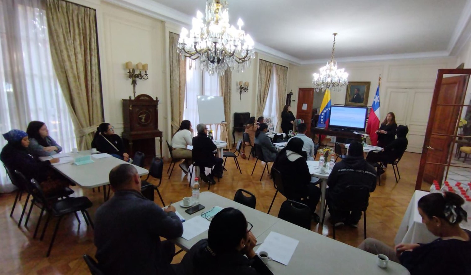 Embajada en Chile realiza jornada práctica de capacitación sobre personas con Condición de Espectro Autista
