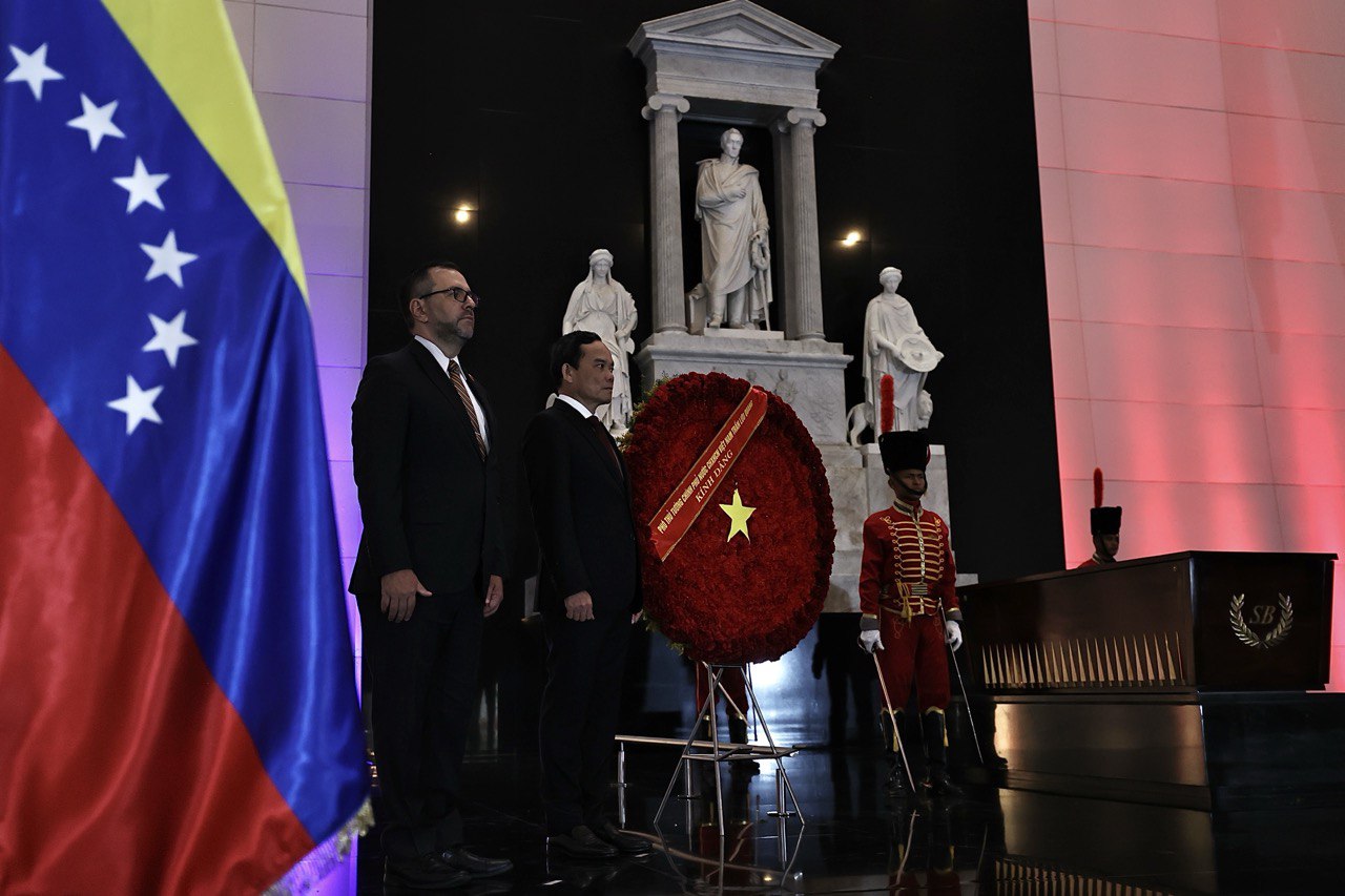 Venezuela y Vietnam ratifican lazos de hermandad ante el Libertador Simón Bolívar